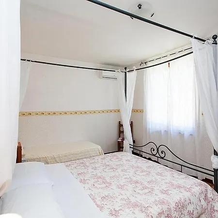 Appartement Osteria Di Ramazzano Sleeps 7 Pool Air Con